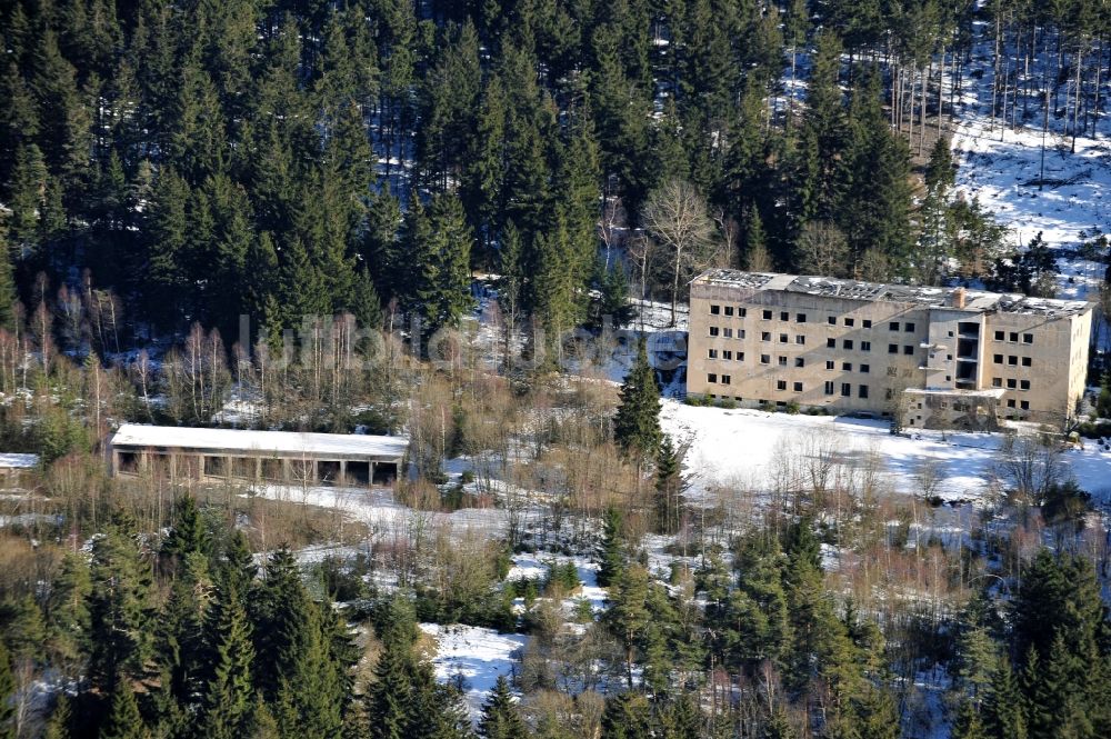 Stara Voda / Altwasser aus der Vogelperspektive: Ehemalige Unterkunft der Grenztruppen auf dem Tillenberg in der Region Karlovarsky Kraj in Tschechien