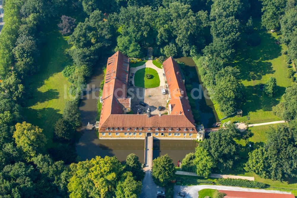 Luftbild Kirchlengern - Ehemalige Wasserburg Gut Oberbehme in Kirchlengern im Bundesland Nordrhein-Westfalen