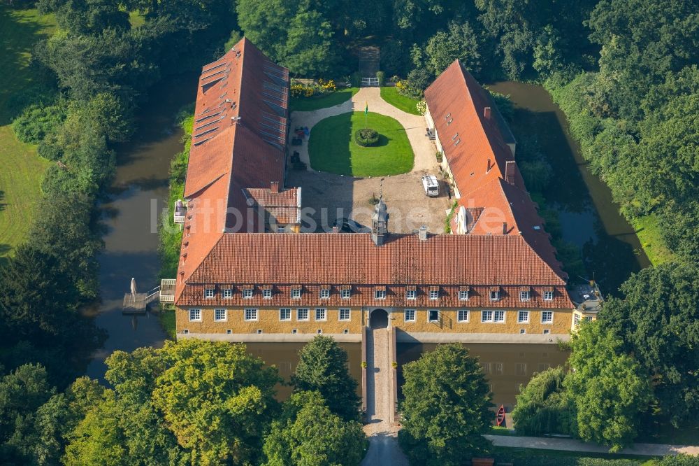 Luftaufnahme Kirchlengern - Ehemalige Wasserburg Gut Oberbehme in Kirchlengern im Bundesland Nordrhein-Westfalen