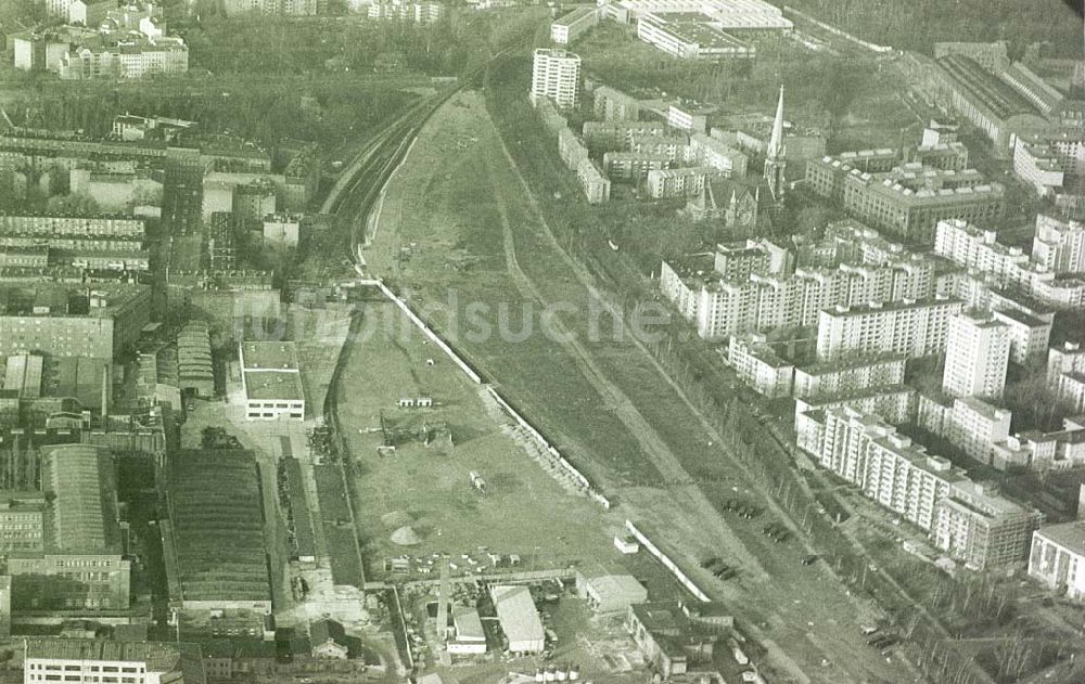 Berlin von oben - ehemaligem Grenzbereich am Nordbahnhof zwischen Berlin- Mitte und Berlin- Wedding