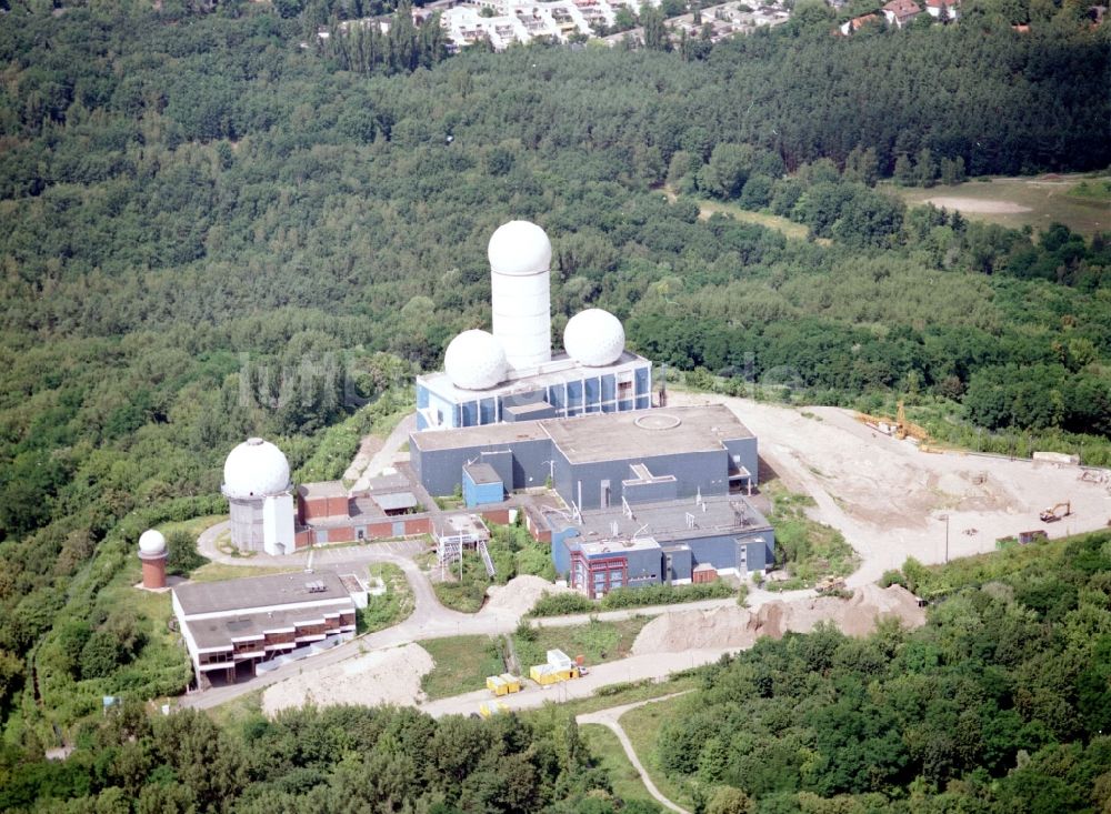 Berlin aus der Vogelperspektive: Ehemaligen militärischen Abhör- und Radaranlage auf dem Teufelsberg in Berlin - Charlottenburg