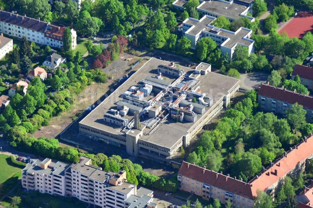 Berlin von oben - Ehemaligen Schul- Gebäude Bröndby-Oberschule in der Dessauerstraße im Ortsteil Lankwitz in Berlin, Deutschland