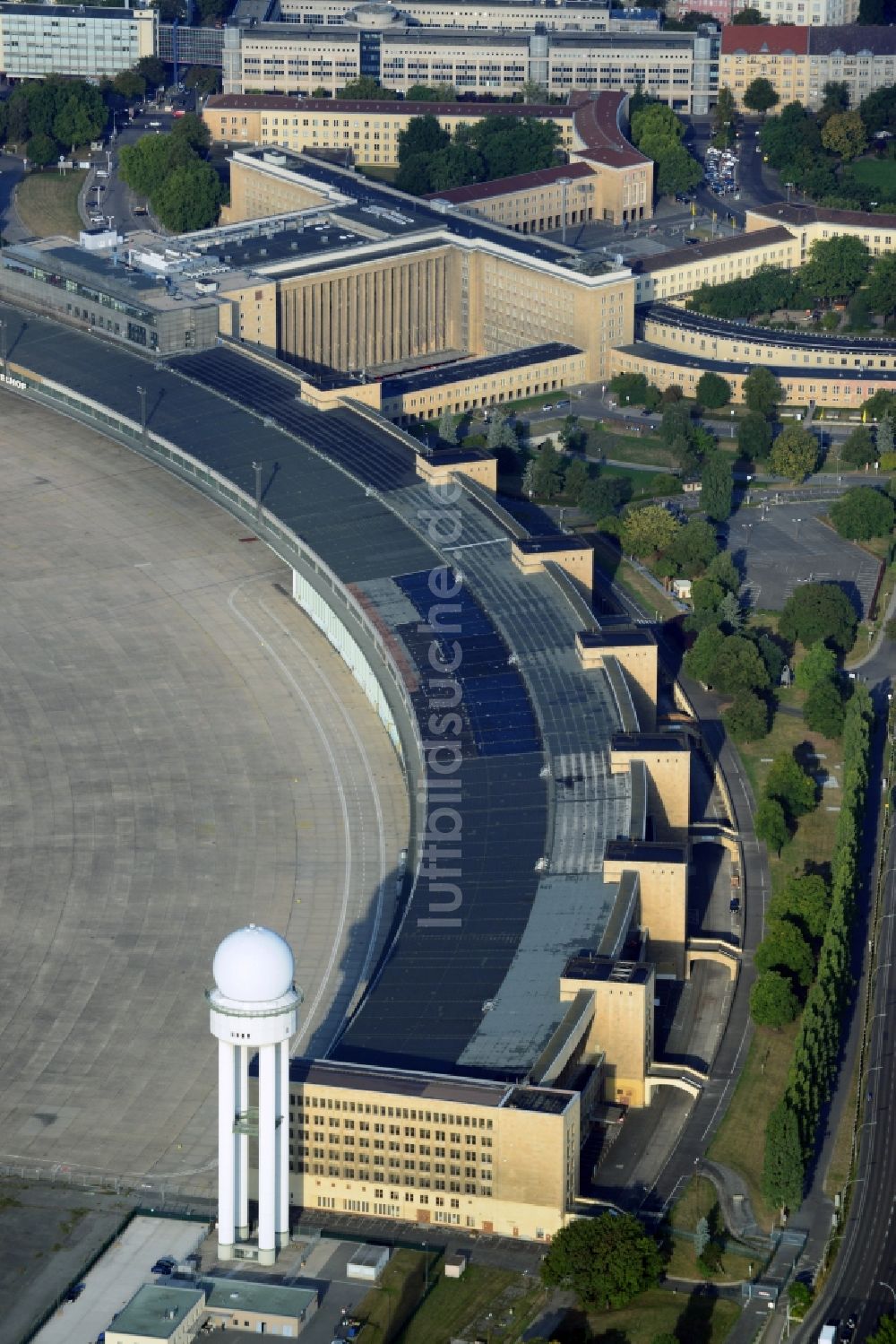 Luftaufnahme Berlin - Ehemaliger Flughafen Berlin-Tempelhof in Berlin