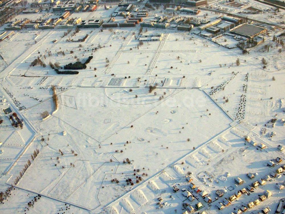 Berlin - Johnisthal von oben - Ehemaliger Flugplatz mit Gewerbegebiet WISTAS 30.12.2005