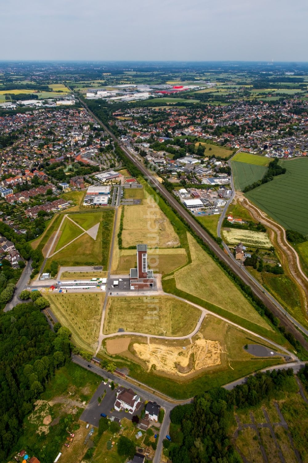 Luftbild Bönen - Ehemaliger Förderturm bei Bönen im Ruhrgebiet in Nordrhein-Westfalen