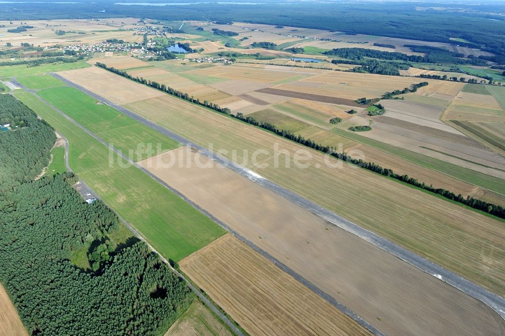 Konarzyny / Groß Konarczyn von oben - Ehemaliger Militärflugplatz in Groß Konarczyn in der Woiwodschaft Pommern