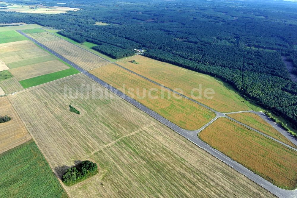 Luftaufnahme Szczecinek / Neustettin - Ehemaliger Militärflugplatz in Wulfflatzke in der Woiwodschaft Westpommern