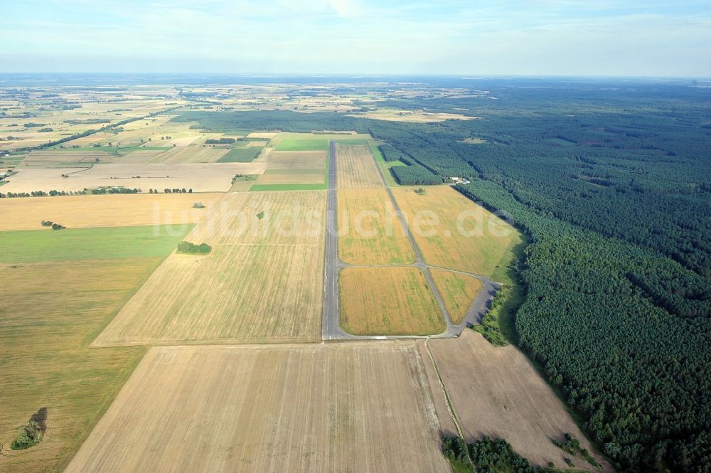 Szczecinek / Neustettin von oben - Ehemaliger Militärflugplatz in Wulfflatzke in der Woiwodschaft Westpommern