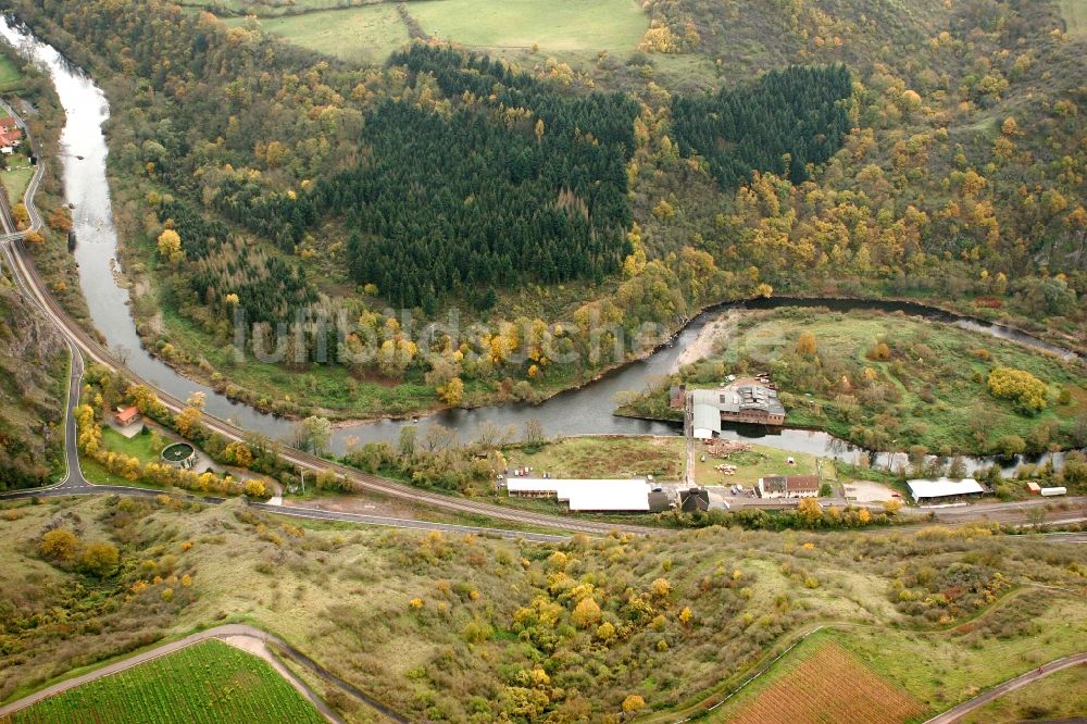 Schloßböckelheim von oben - Ehemaliges Drahtwerk am Ufer des Nahe- Flußverlaufes in Schloßböckelheim im Bundesland Rheinland-Pfalz