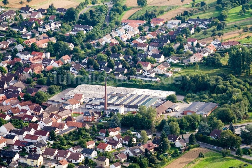 Stupferich von oben - Ehemaliges Fabrik - Gebäude in Stupferich im Bundesland Baden-Württemberg, Deutschland