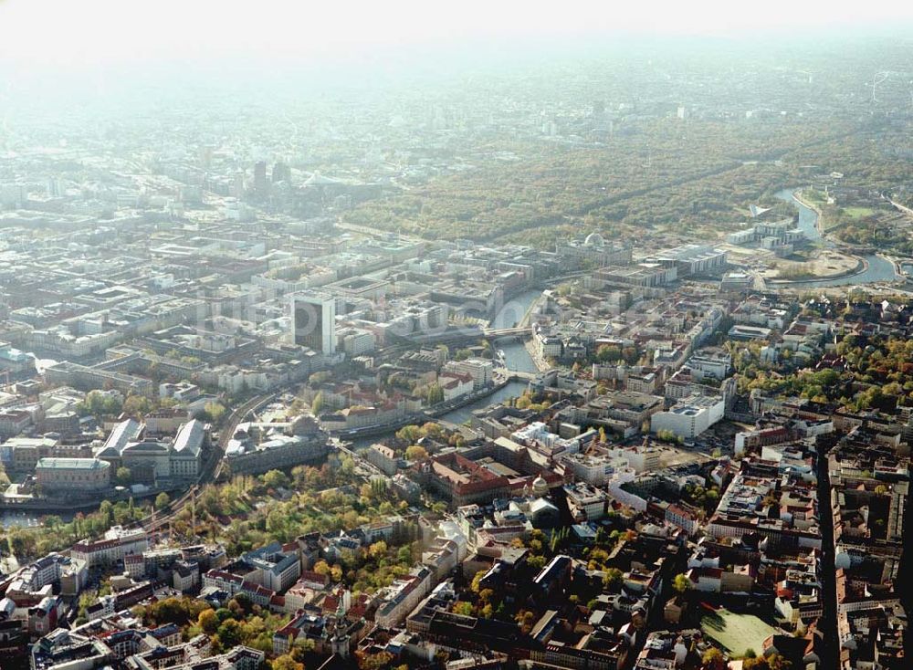 Berlin von oben - Ehemaliges Haupttelegraphenamt der Deutschen Post an der Monbijoustraße / Oranienburger Straße in Berlin - Mitte.