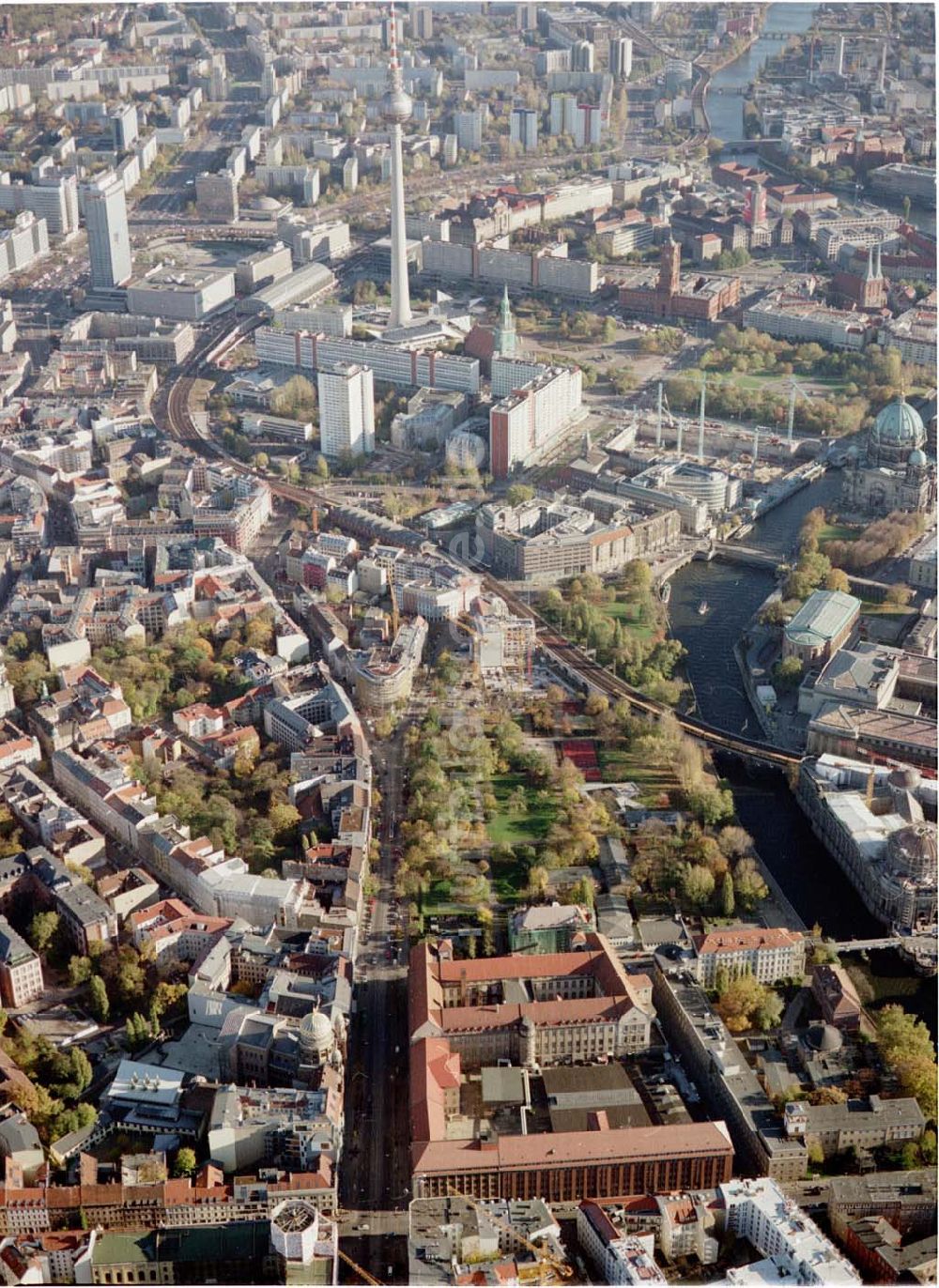 Berlin von oben - Ehemaliges Haupttelegraphenamt der Deutschen Post an der Monbijoustraße / Oranienburger Straße in Berlin - Mitte.