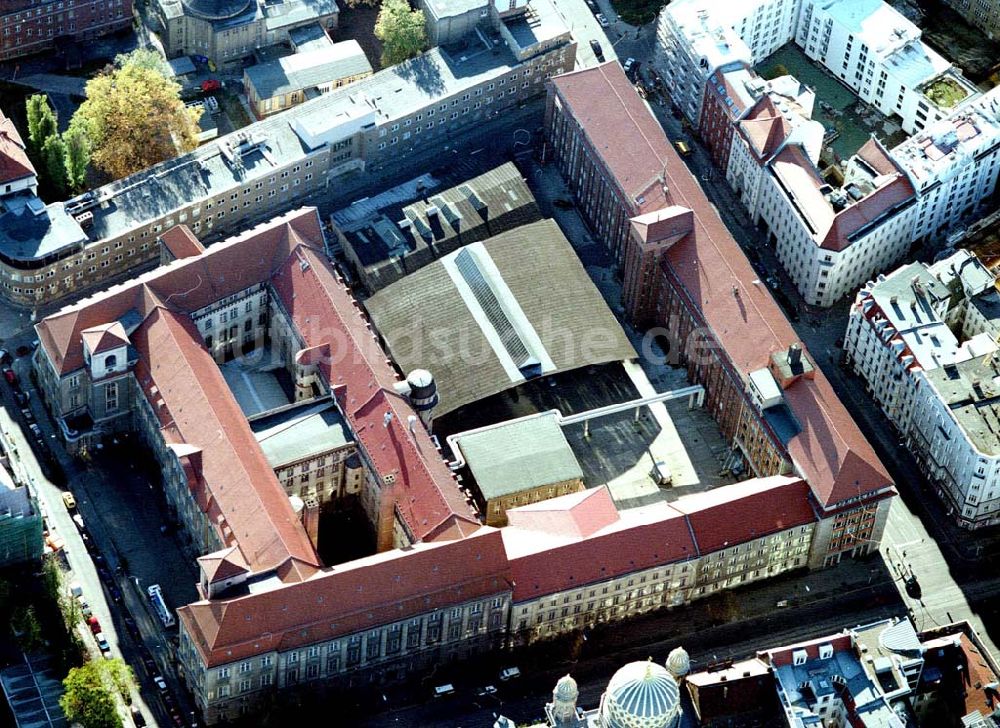 Berlin von oben - Ehemaliges Haupttelegraphenamt der Deutschen Post an der Monbijoustraße / Oranienburger Straße in Berlin - Mitte.