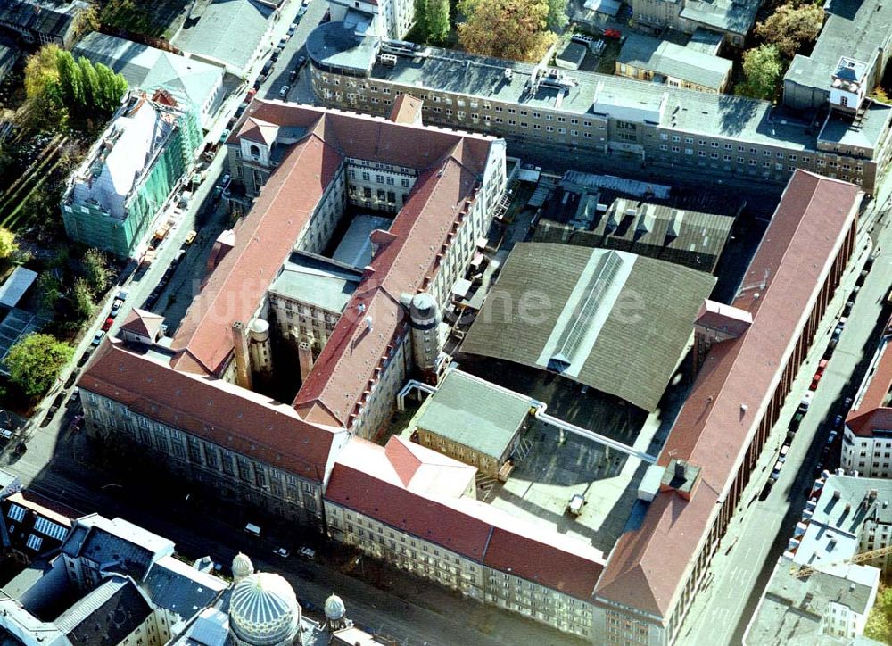 Berlin aus der Vogelperspektive: Ehemaliges Haupttelegraphenamt der Deutschen Post an der Monbijoustraße / Oranienburger Straße in Berlin - Mitte.