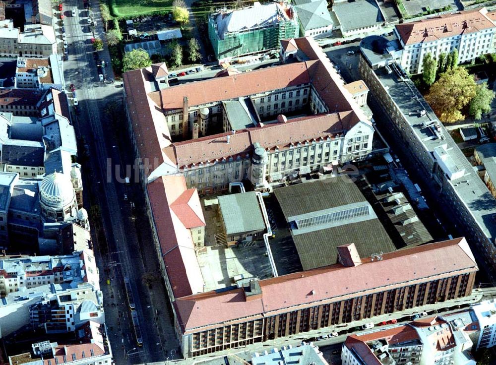 Berlin aus der Vogelperspektive: Ehemaliges Haupttelegraphenamt der Deutschen Post an der Monbijoustraße / Oranienburger Straße in Berlin - Mitte.