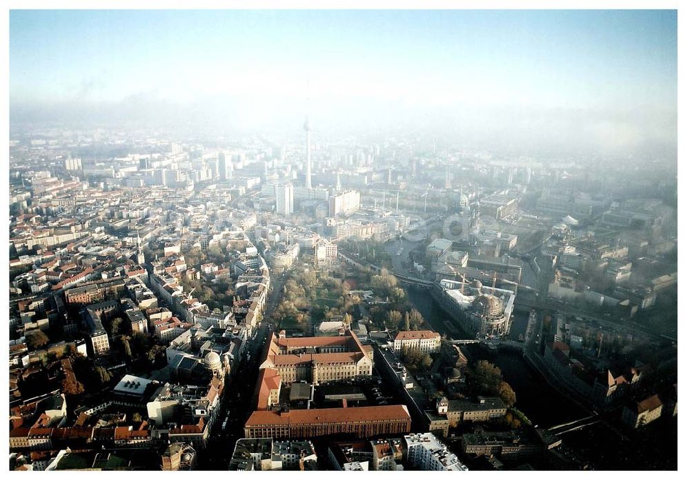 Berlin aus der Vogelperspektive: Ehemaliges Haupttelegraphenamt der Deutschen Post an der Monbijoustraße / Oranienburger Straße in Berlin - Mitte.