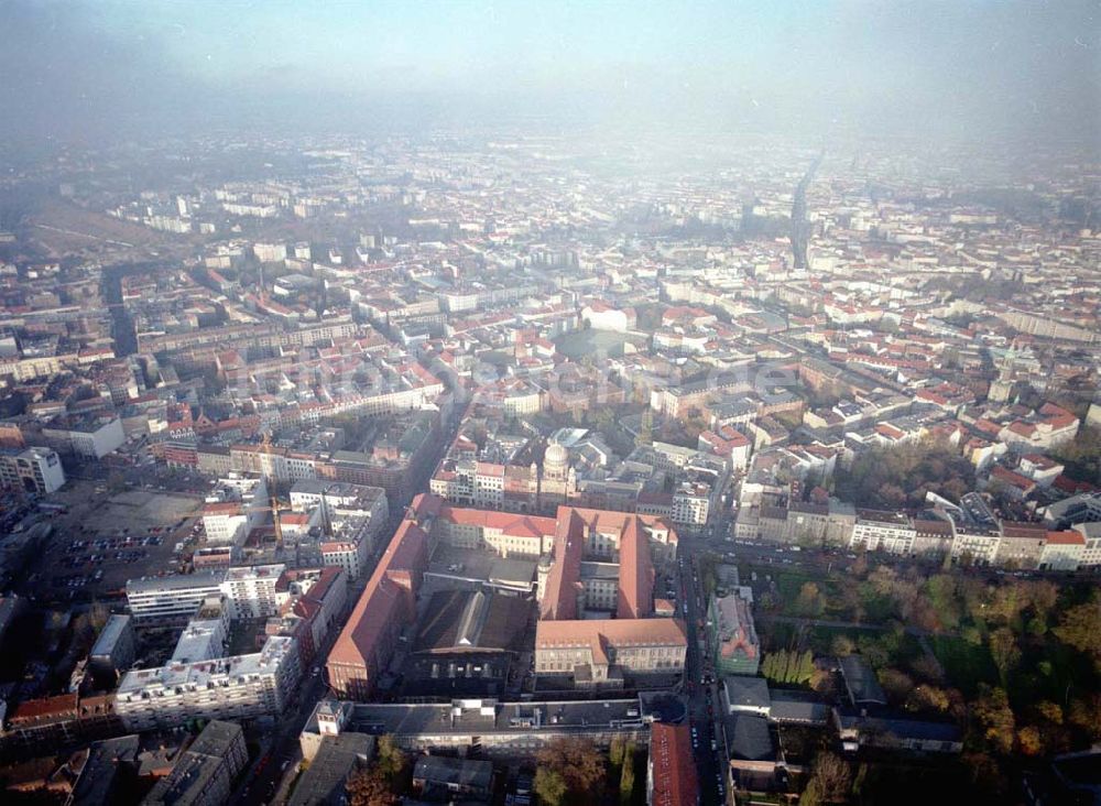 Berlin von oben - Ehemaliges Haupttelegraphenamt der Deutschen Post an der Monbijoustraße / Oranienburger Straße in Berlin - Mitte.