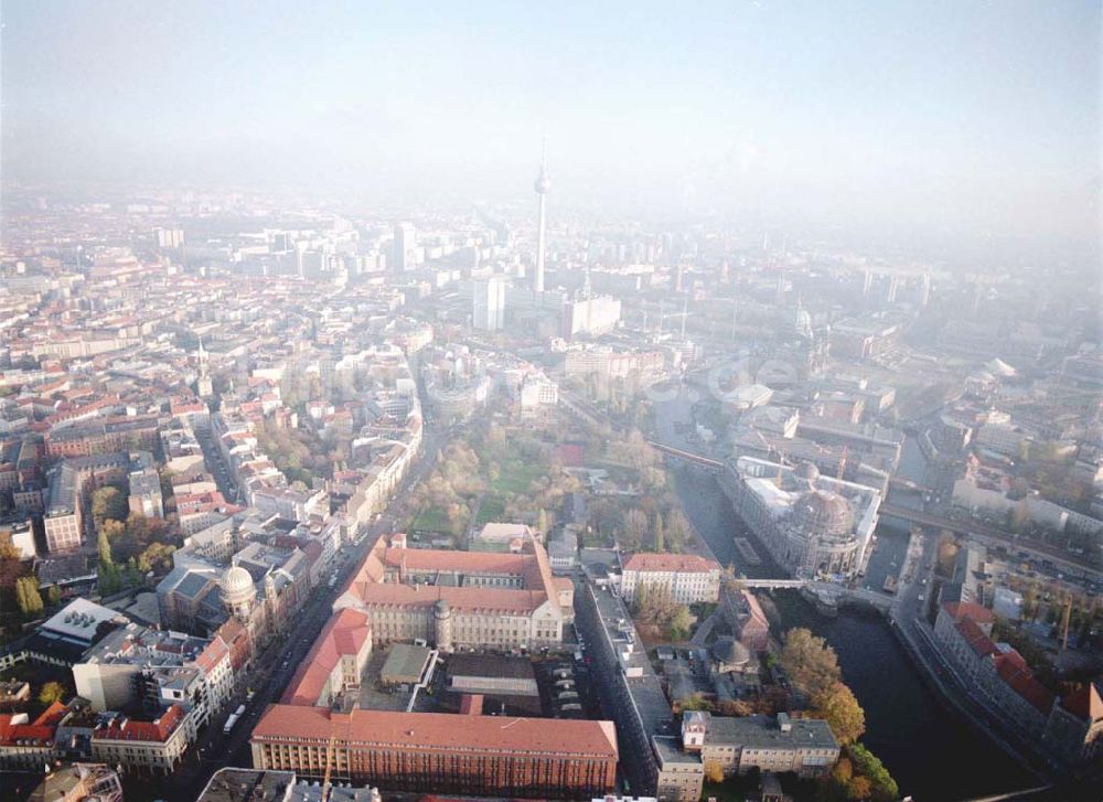 Berlin aus der Vogelperspektive: Ehemaliges Haupttelegraphenamt der Deutschen Post an der Monbijoustraße / Oranienburger Straße in Berlin - Mitte.