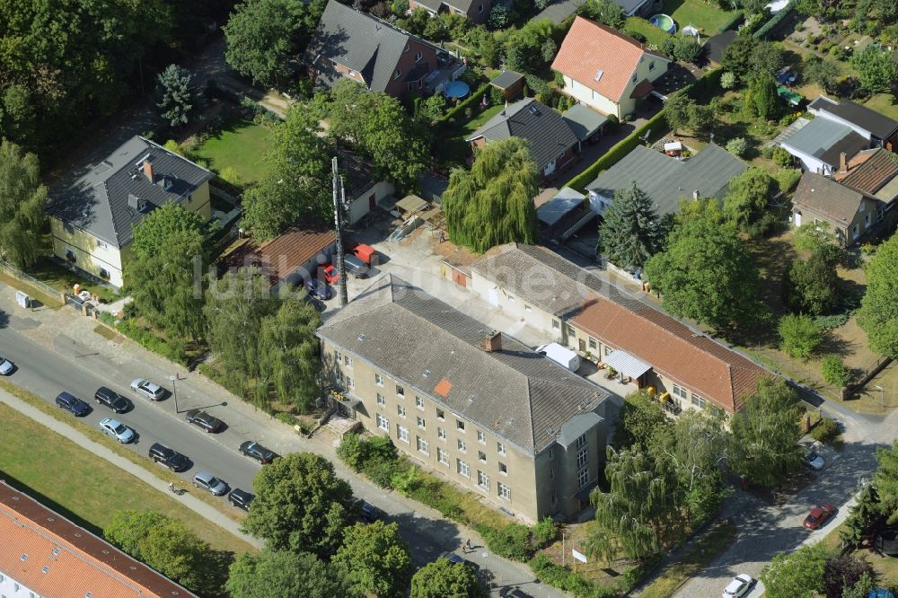 Luftbild Berlin - Ehemaliges Postgebäude im Ortsteil Biesdorf im Bezirk Marzahn-Hellersdorf in Berlin