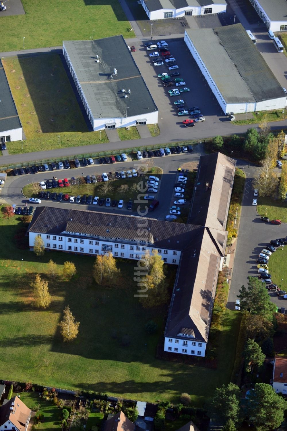 Oranienburg von oben - Ehemaliges SS- Verwaltungsgebäude zur Inspektion der Konzentrationslager ( IKL ) am Heinrich-Grüber-Platz in Oranienburg im Bundesland Brandenburg