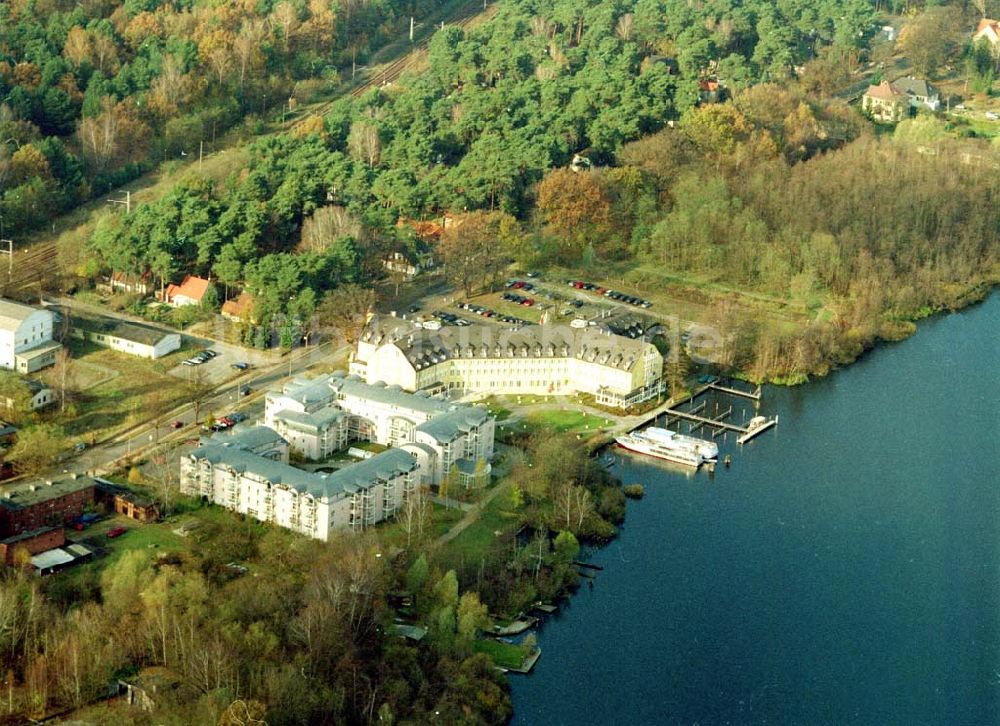 Eichwalde - Brandenburg aus der Vogelperspektive: Eichwalde - Brandenburg Hotel am Zeuthener See 05.11.2002