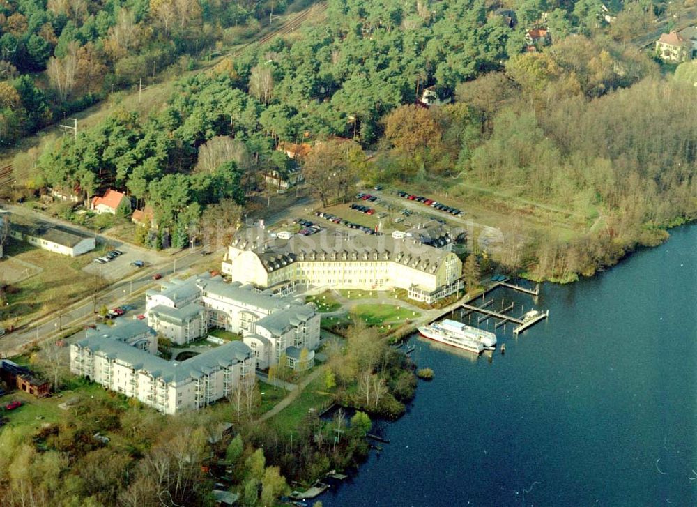 Luftbild Eichwalde - Brandenburg - Eichwalde - Brandenburg Hotel am Zeuthener See 05.11.2002