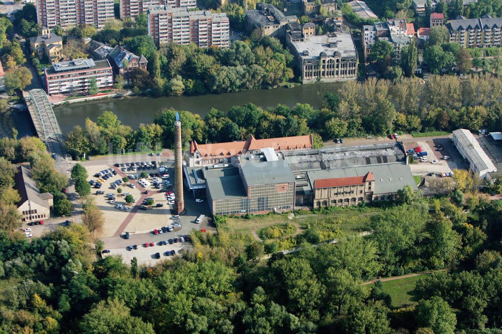 Halle / Saale aus der Vogelperspektive: Ein VW Autohaus am Holzplatz in Halle an der Saale in Sachsen-Anhalt