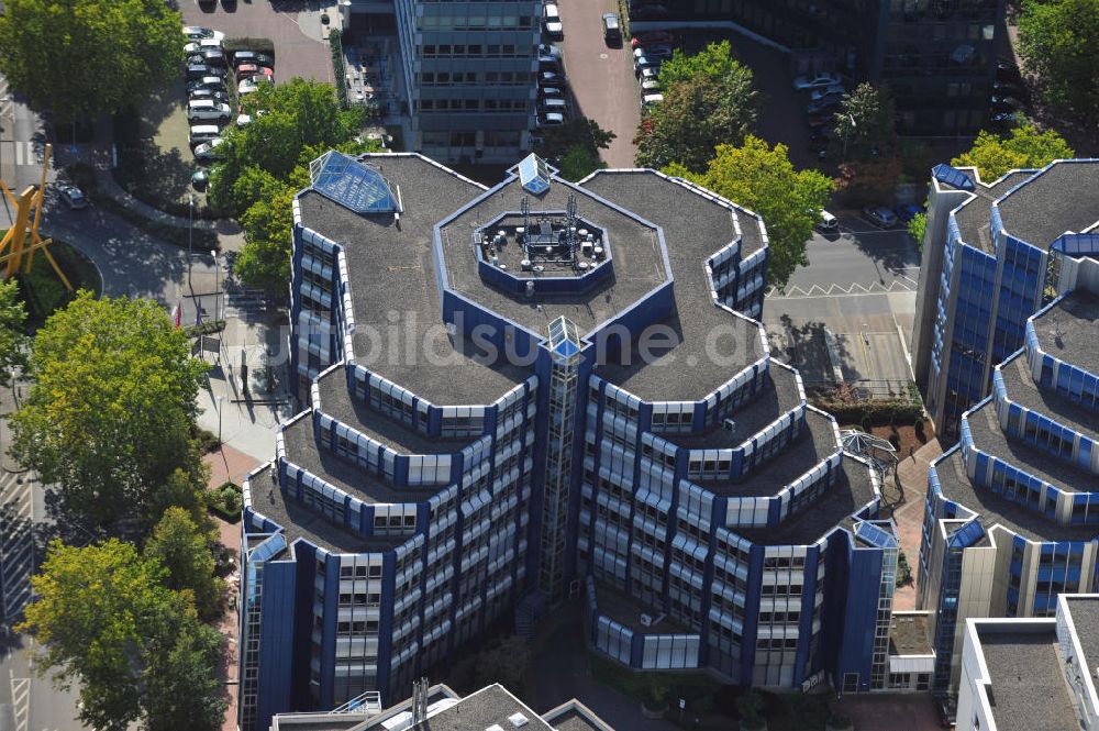 Eschborn von oben - Ein Gebäudetrakt des Taunus Tower im Gewerbegebiet Süd in Eschborn