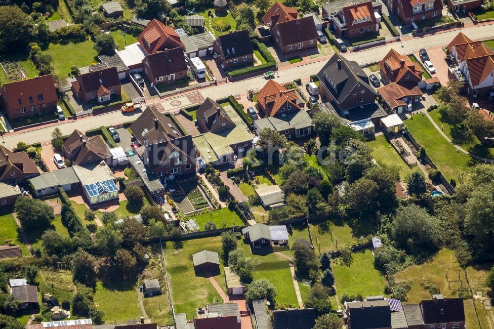 Luftaufnahme Norderney - Ein- und Mehrfamilienhaussiedlung an der Nordhelmstraße auf der Insel Norderney im Bundesland Niedersachsen