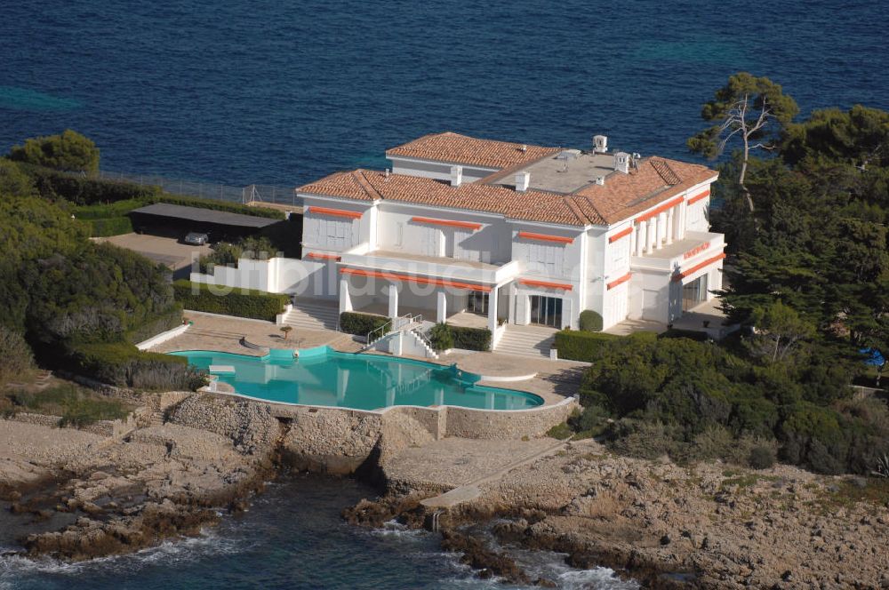 Antibes aus der Vogelperspektive: Eine Villa am Cap d'Antibes im Stadtteil Juan-les-Pins von Antibes