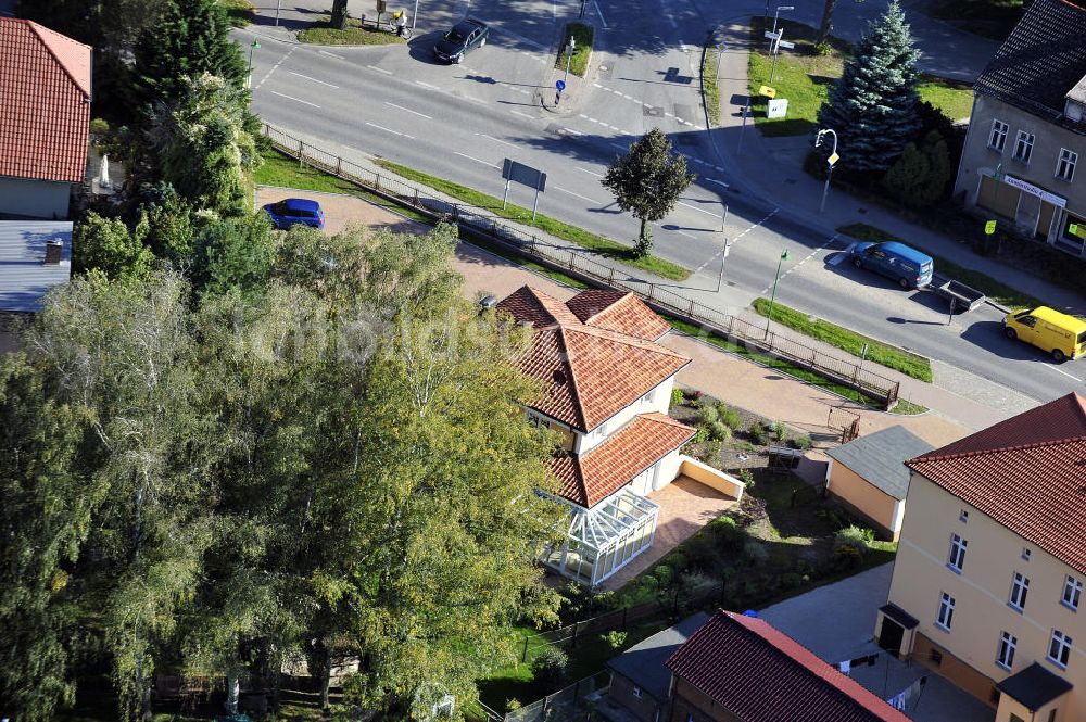 Werneuchen von oben - Einfamilien - Musterhaus der Firma CITY.BAUTEN an der Freienwalder Strasse in Werneuchen