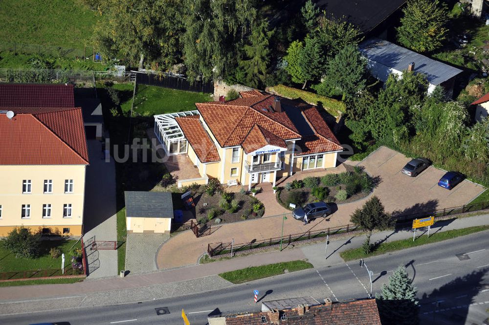 Werneuchen von oben - Einfamilien - Musterhaus der Firma CITY.BAUTEN an der Freienwalder Strasse in Werneuchen