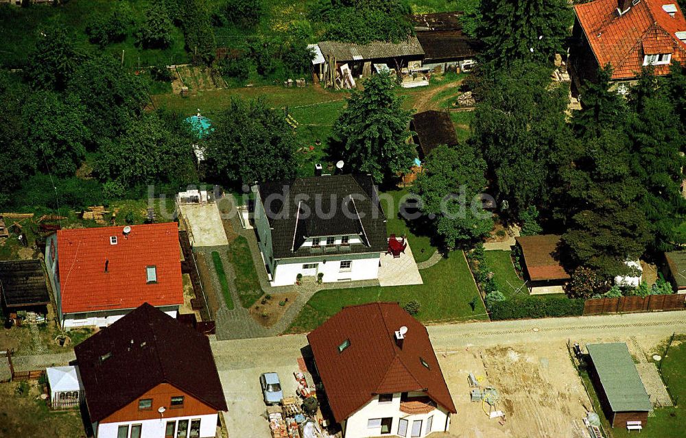 Mahlow aus der Vogelperspektive: Einfamilienhaus von Herrn Peter Wartig / Albatros-Flug GmbH an der Bahnhofsstraße in Mahlow / Brandenburg.