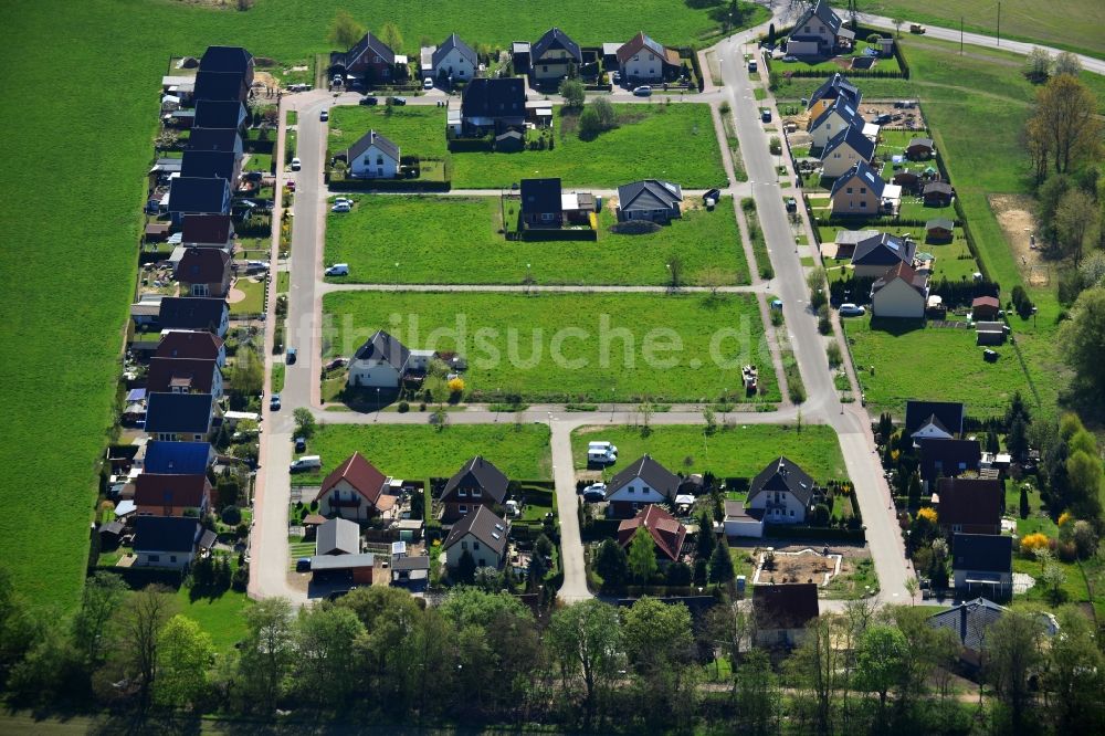 Rüdersdorf OT Alt-Rüdersdorf aus der Vogelperspektive: Einfamilienhaus- Neubau Wohngebiet amHemmoor-Ring in Alt-Rüdersdorf, einem Ortsteil von Rüdersdorf im Bundesland Brandenburg