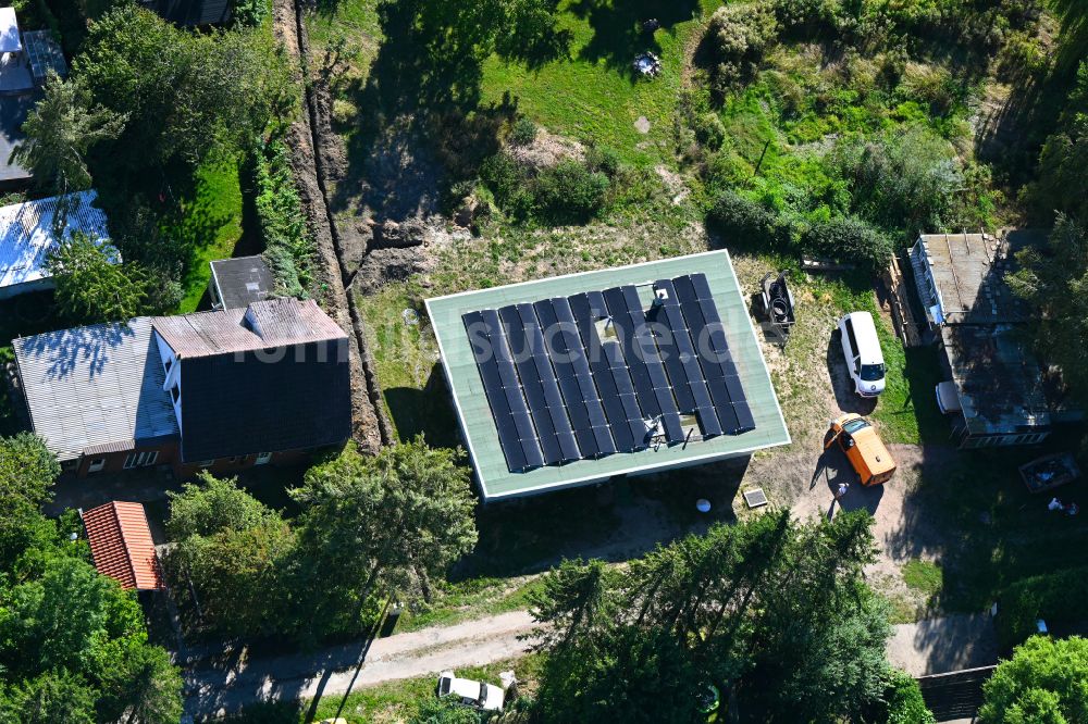 Kenz von oben - Einfamilienhaus- Neubau im Wohngebiet der Einfamilienhaus- Siedlung in Kenz im Bundesland Mecklenburg-Vorpommern, Deutschland