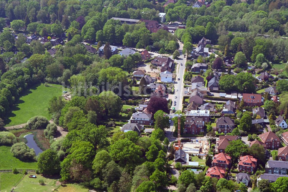 Hamburg von oben - Einfamilienhaus- Neubau im Wohngebiet der Einfamilienhaus- Siedlung Melhopweg Ecke Alte Dorfstraße in Hamburg, Deutschland