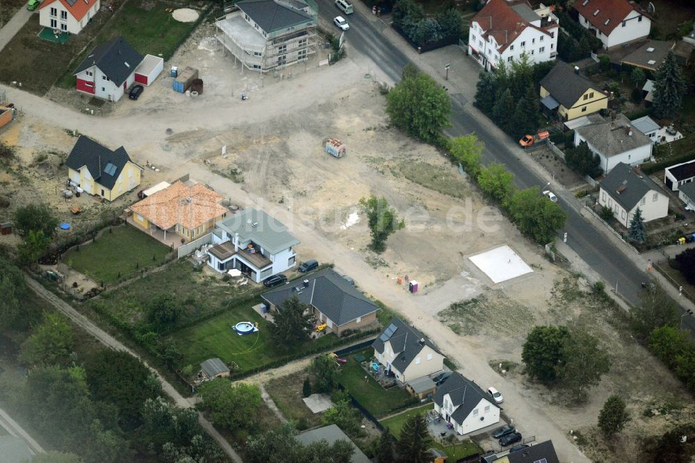 Luftbild Berlin - Einfamilienhaus-Neubauprojekt Am Wuhlebogen im Ortsteil Kaulsdorf in Berlin