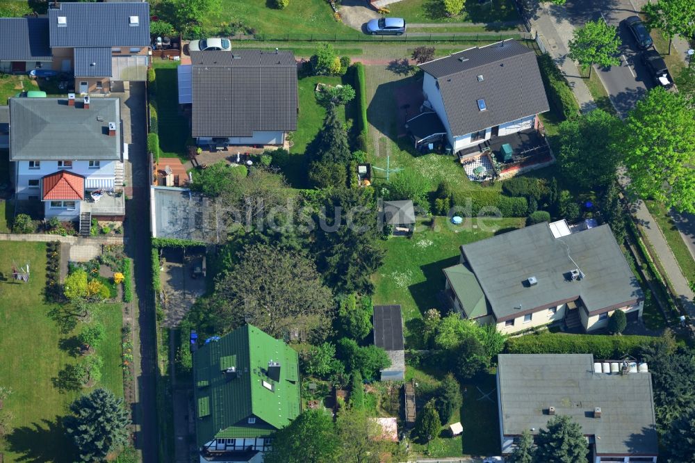 Luftbild Berlin Mahlsdorf - Einfamilienhaus - Siedlung an der Bausdorfstraße Ecke Hosemannstraße in Berlin Mahlsdorf