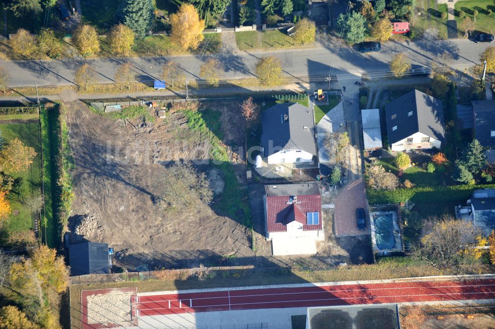 Berlin aus der Vogelperspektive: Einfamilienhaus- Siedlung in Berlin-Kaulsdorf