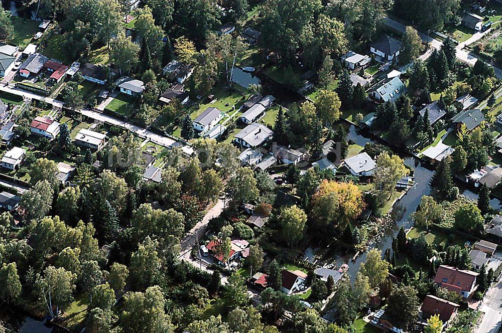 Luftaufnahme Berlin / Köpenick - Einfamilienhaus-Siedlung am Elster Weg / Lerchenweg im Hessenwinkel in Rahnsdorf bei Berlin 01.10.2003