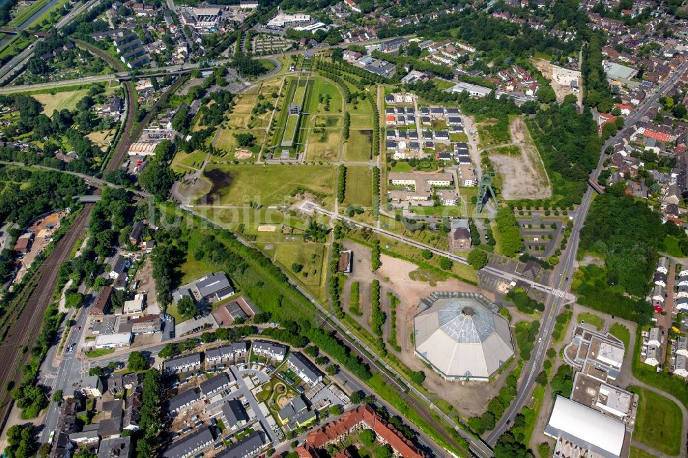 Oberhausen aus der Vogelperspektive: Einfamilienhaus- Siedlung im Olga Wohnpark mit Garten Dom GmbH und Seniorenresidenz am OLGA-Park in Oberhausen