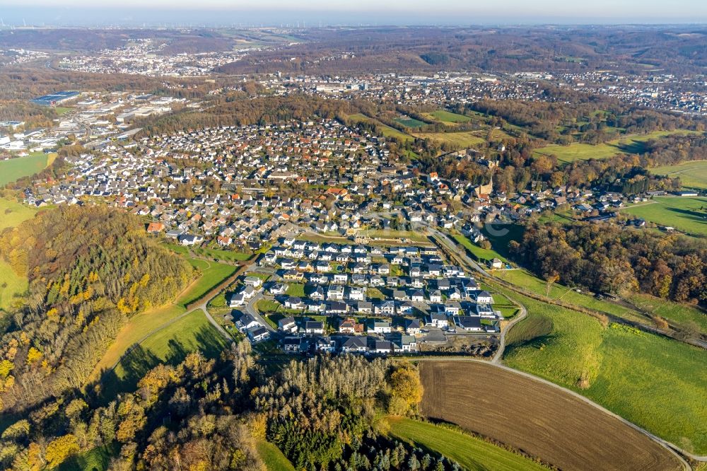 Herdringen von oben - Einfamilienhaus- Siedlung Am Spielberg in Herdringen im Bundesland Nordrhein-Westfalen, Deutschland