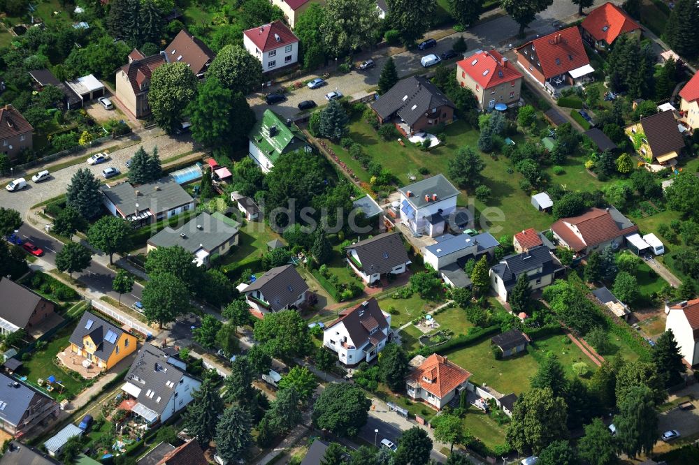 Berlin Mahlsdorf von oben - Einfamilienhaus - Wohngebiet an der Bausdorferstraße / Hosemannstraße in Berlin - Mahlsdorf