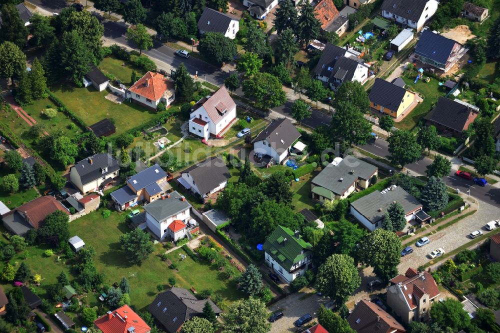 Luftaufnahme Berlin Mahlsdorf - Einfamilienhaus - Wohngebiet an der Bausdorferstraße / Hosemannstraße in Berlin - Mahlsdorf