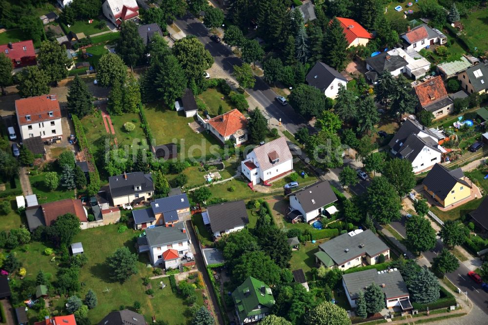 Berlin Mahlsdorf von oben - Einfamilienhaus - Wohngebiet an der Bausdorferstraße / Hosemannstraße in Berlin - Mahlsdorf