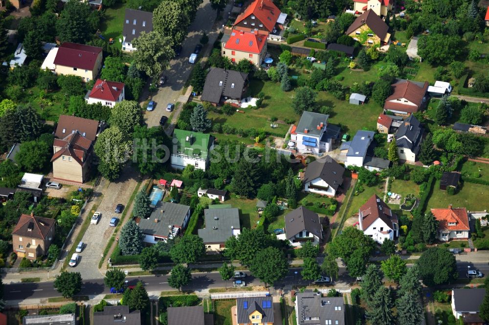 Luftbild Berlin Mahlsdorf - Einfamilienhaus - Wohngebiet an der Bausdorferstraße / Hosemannstraße in Berlin - Mahlsdorf