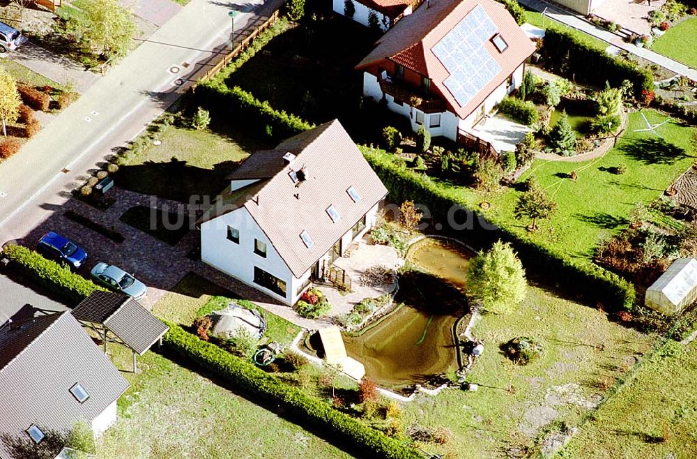 Eberswalde-Lichterfelde / Brandenburg von oben - Einfamilienhausneubausiedlung an der Messingwerkstraße im Stadtteil Lichterfelde von Eberswalde in Brandenburg.