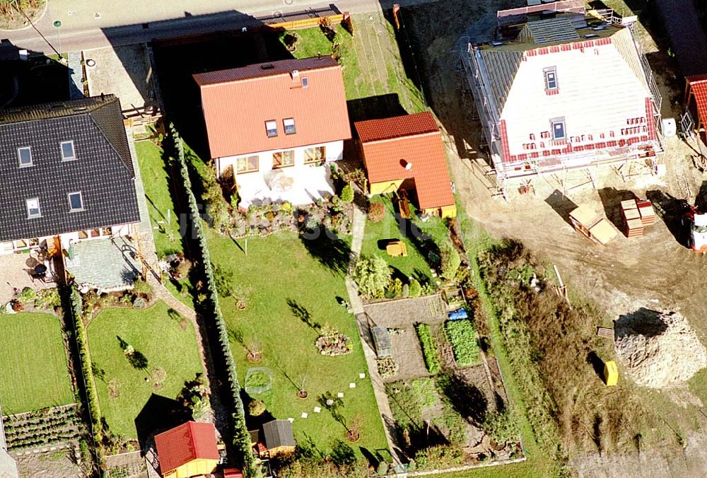 Eberswalde-Lichterfelde / Brandenburg von oben - Einfamilienhausneubausiedlung an der Messingwerkstraße im Stadtteil Lichterfelde von Eberswalde in Brandenburg.