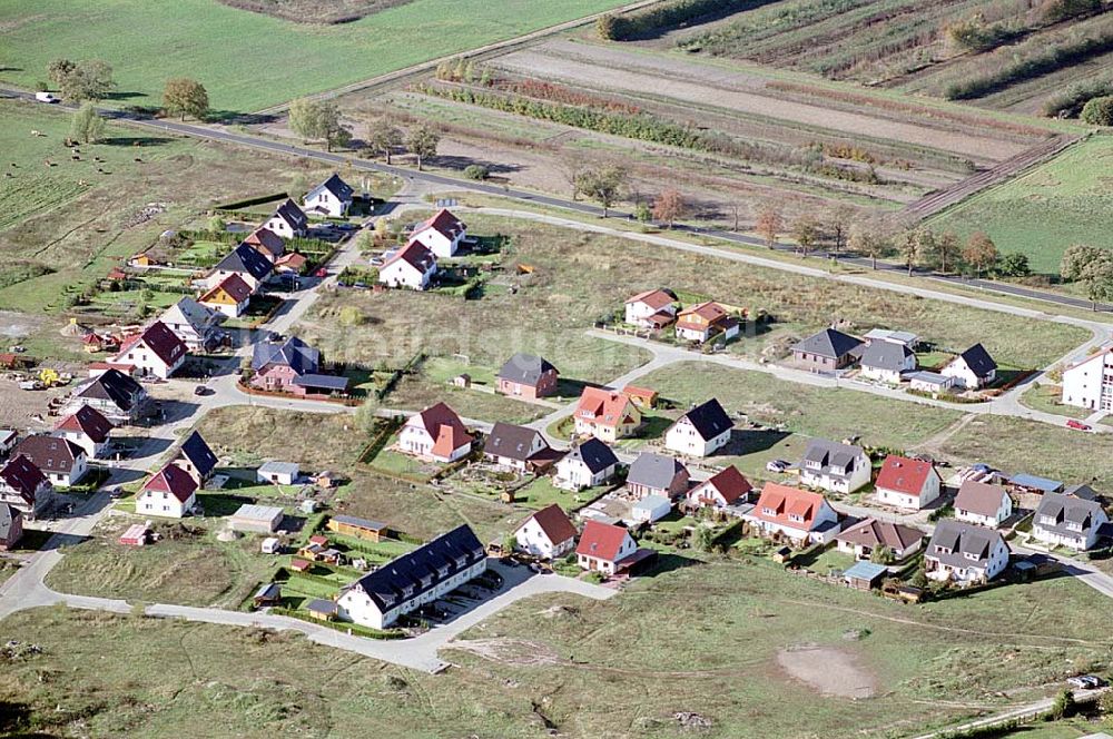 Eberswalde-Lichterfelde / Brandenburg aus der Vogelperspektive: Einfamilienhausneubausiedlung an der Messingwerkstraße im Stadtteil Lichterfelde von Eberswalde in Brandenburg.