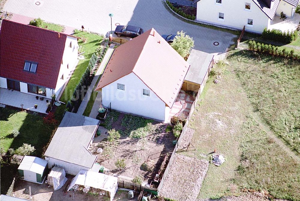 Eberswalde-Lichterfelde / Brandenburg aus der Vogelperspektive: Einfamilienhausneubausiedlung im Stadtteil Lichterfelde von Eberswalde in Brandenburg. (Objekt 36635 in der Bachstraße)